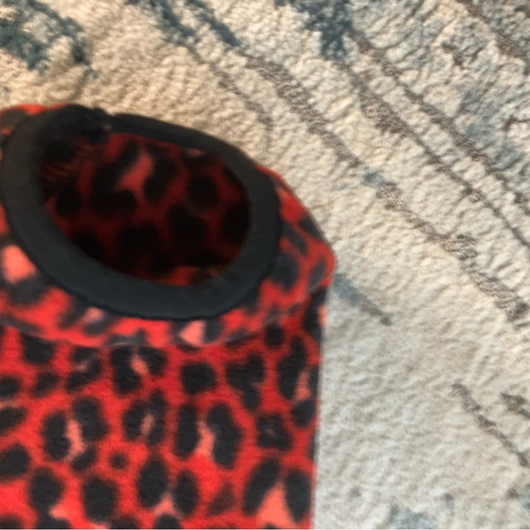 Fabletics S Rayne Polar Fleece Zip Up, Electric Cherry Classic Leopard/Black - Picture 6 of 8